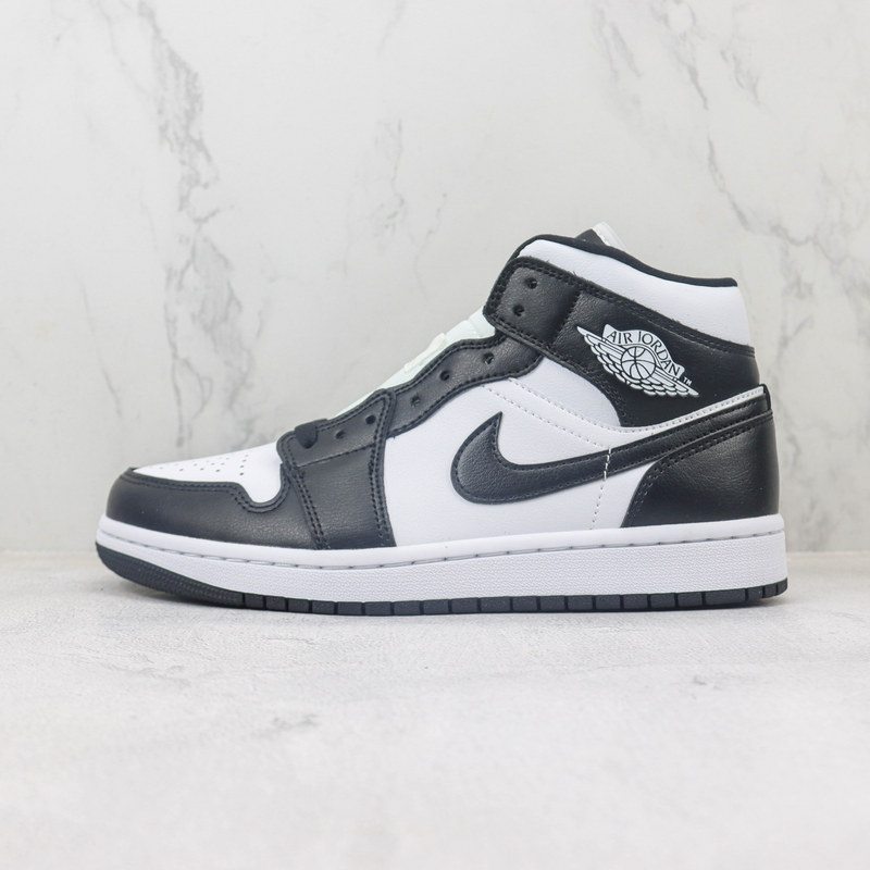 Tênis Nike Air Jordan AJ1 Mid